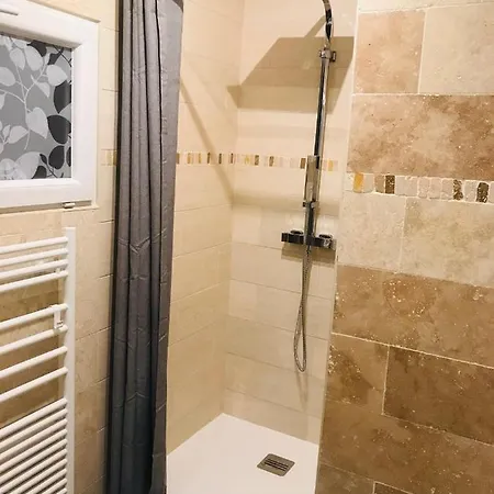 Le Petit Nid De Chessy Appartement Buitenkant foto